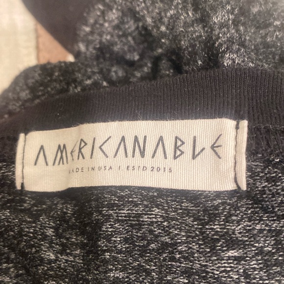 American Able Wynette Sweatshirt Knit Top | S
| Grey & Black - Picture 6 of 8